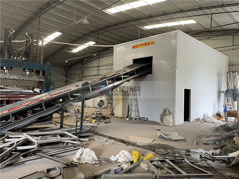 鋁合金破碎機設備的價格取決於其型號、規格、產能和品牌等因素。因此，無法給出具體的價格。一般而言，鋁合金破碎機設備的價格在幾千到數十萬元人民幣不等。